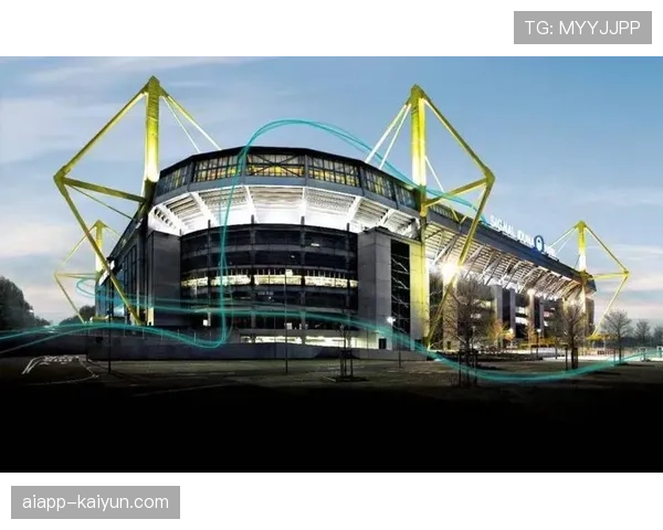 “多特蒙德伊杜纳信号公园球场升级智能照明系统,据称为训练中模拟防守场景切换提供支持”